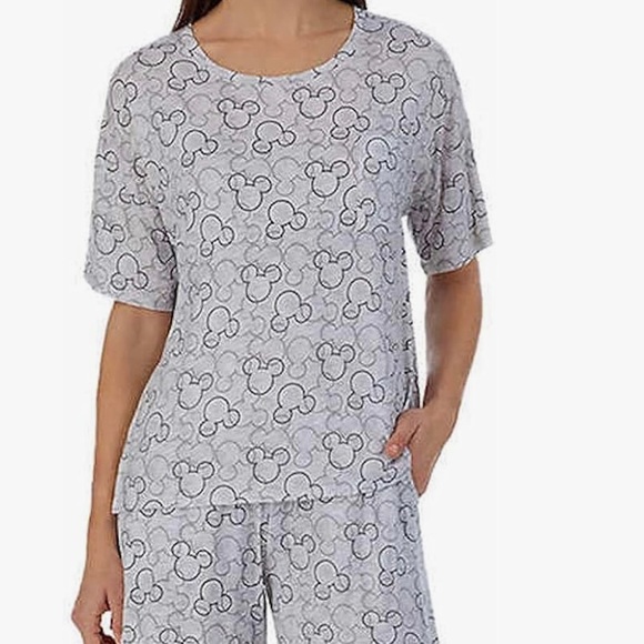 Disney Women's 2 Piece Short Sleeve Shirt & Short Pajama‎ Set Size S - Picture 2 of 6